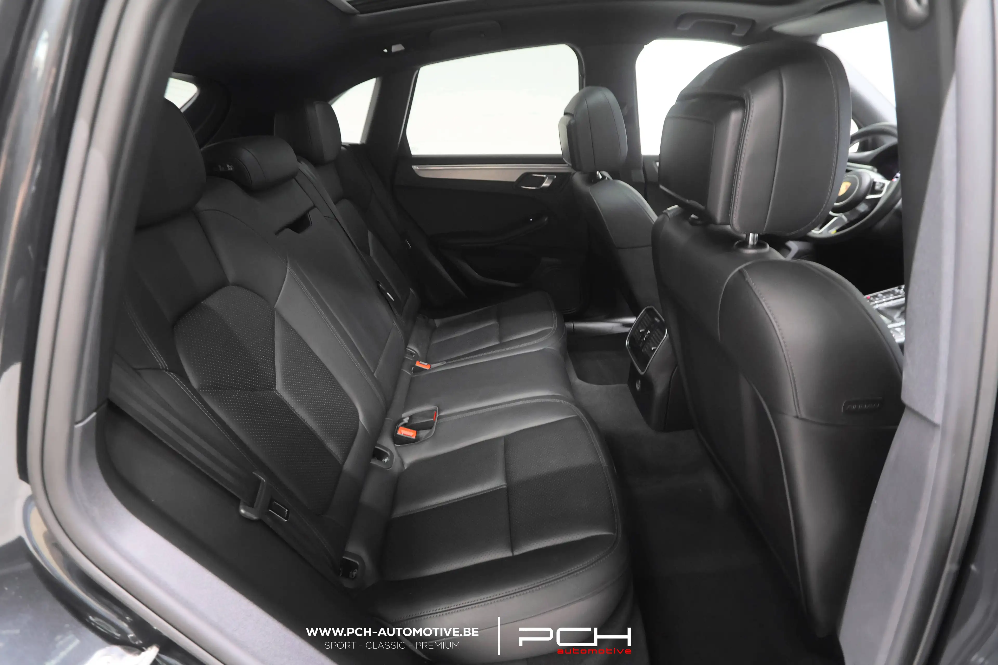 Porsche Macan 2.0 Turbo 252cv PDK Aut. GPS / PDLS+ / TOIT PANO / CARNET COMPLET PORSCHE CENTRE / 1er PROPRIETAIRE — photo 12