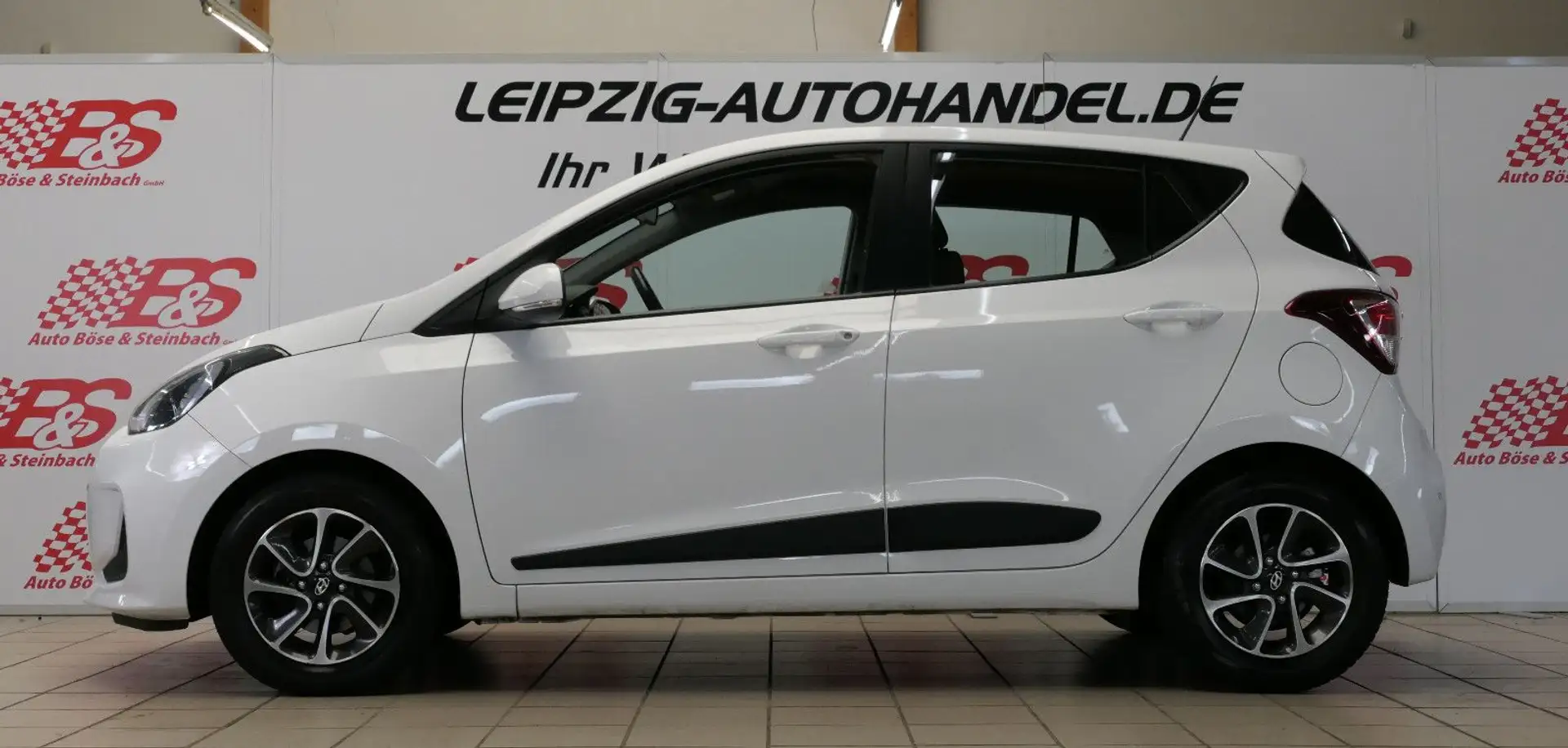 Hyundai i10 Style*NAV*SHZ*PDC*GRA*KLIMA* Bianco - 2