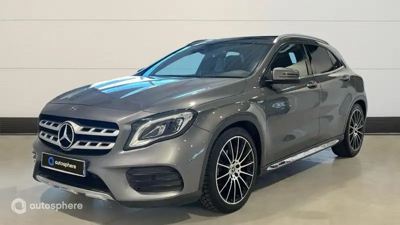 MERCEDES-BENZ Gla