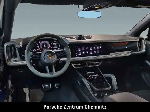 Porsche Cayenne view 7