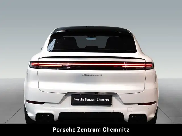 Porsche Cayenne view 5