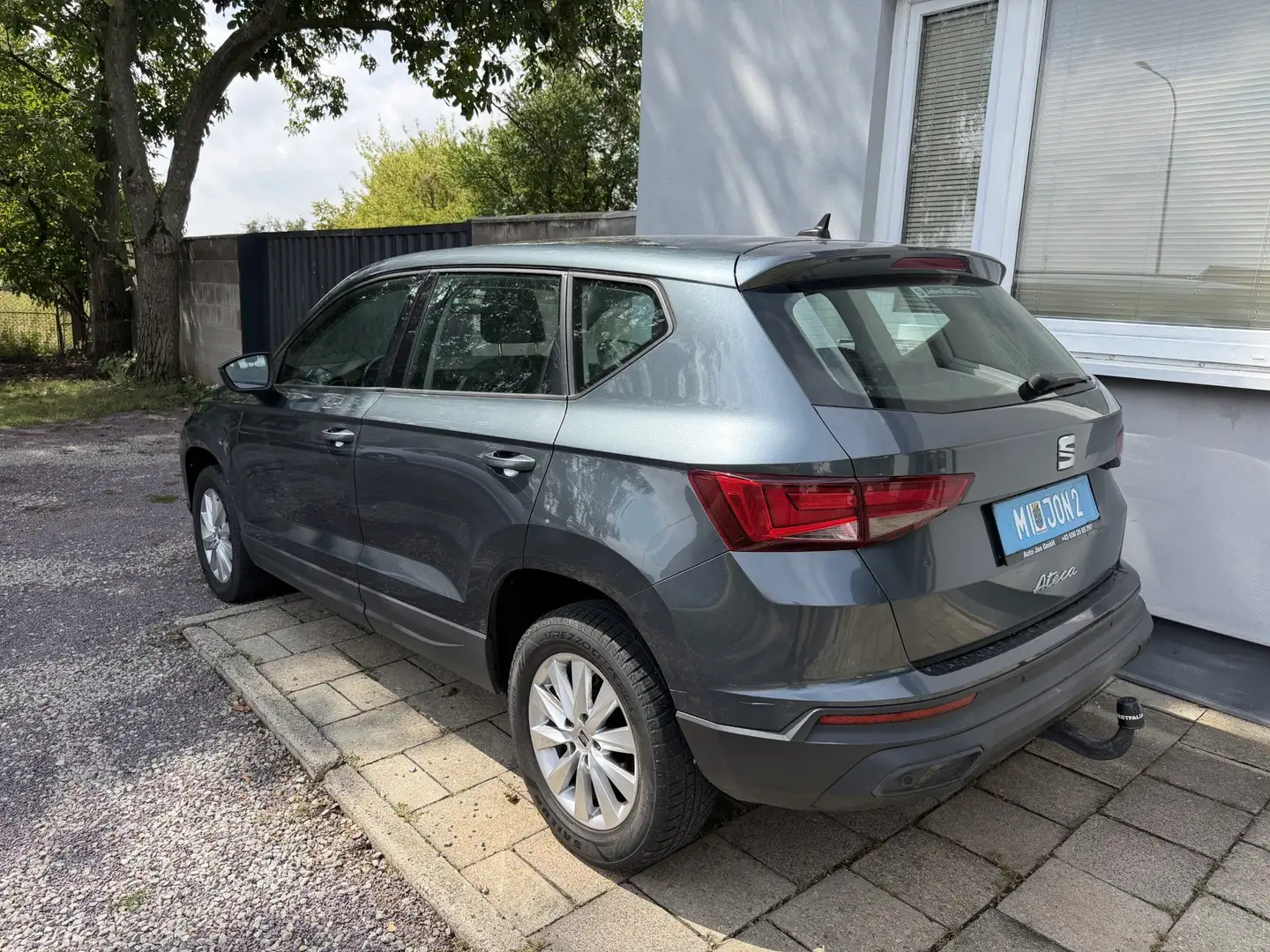 SEAT Ateca Reference 2,0 TDI*1Besitz*AHK*PickerlNEU*MwSt.* Grau - 2
