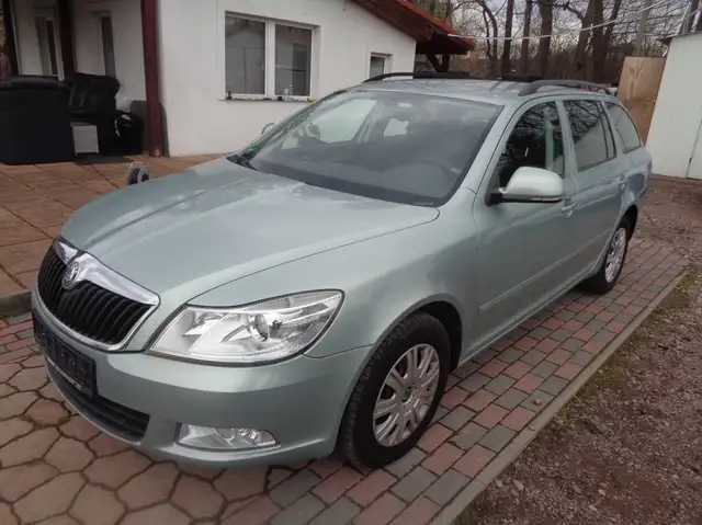 Skoda Octavia 1.4 TSI DSG Elegance -Scheckheftgepflegt