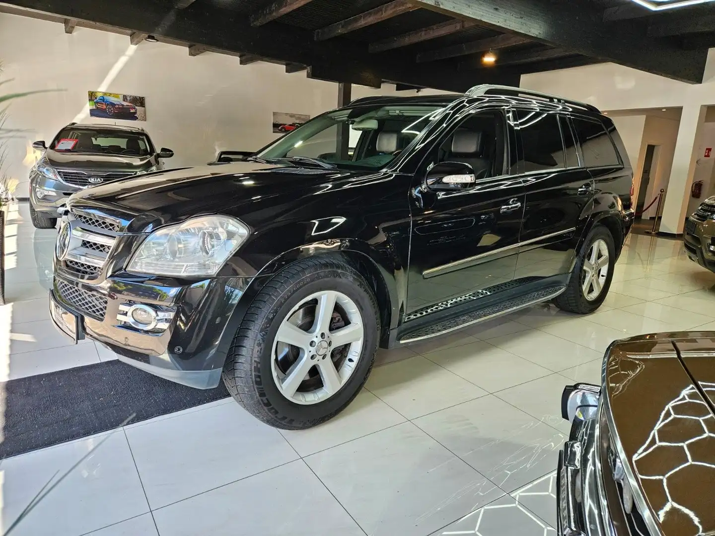 Mercedes-Benz GL 320 CDI 4Matic,7-Sitzer,DVD,AHK,Schibedach,A Negru - 1
