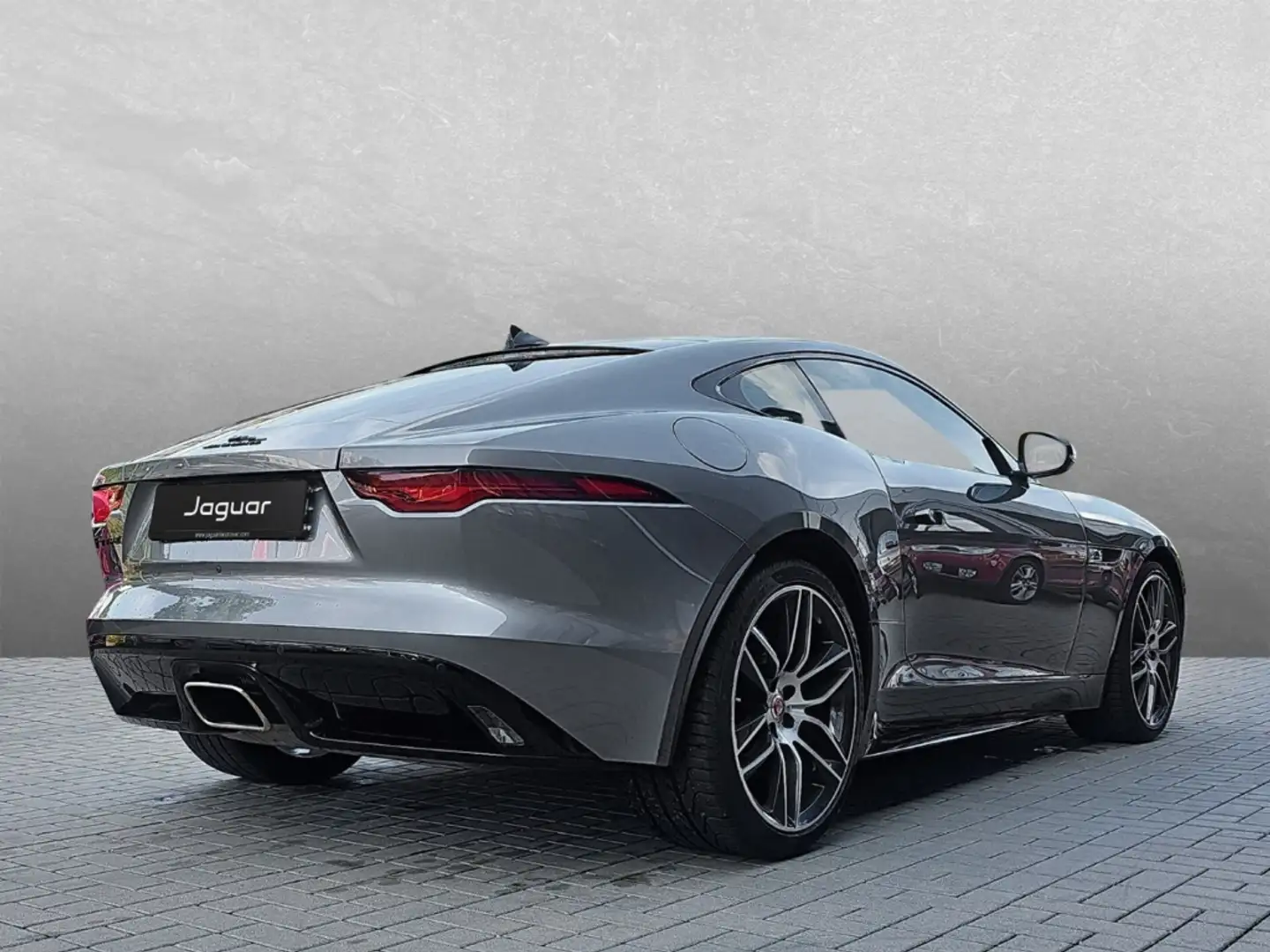 Jaguar F-Type P300 RWD R-Dynamic Coupe Grau - 2