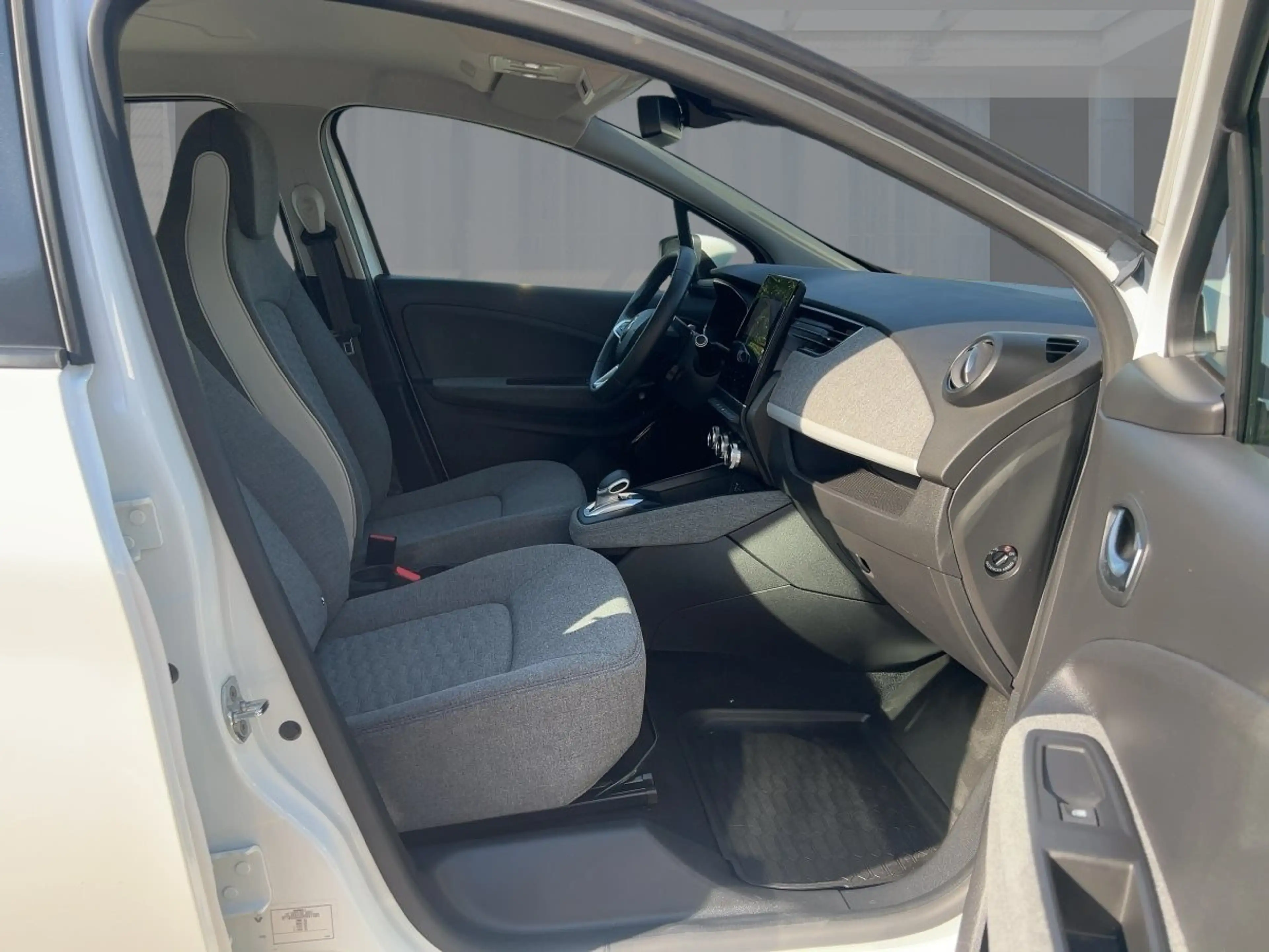 Renault ZOE R110/Z.E. 50 EXPERIENCE — photo 8