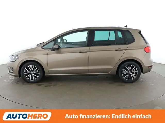 Volkswagen Golf Sportsvan view 3