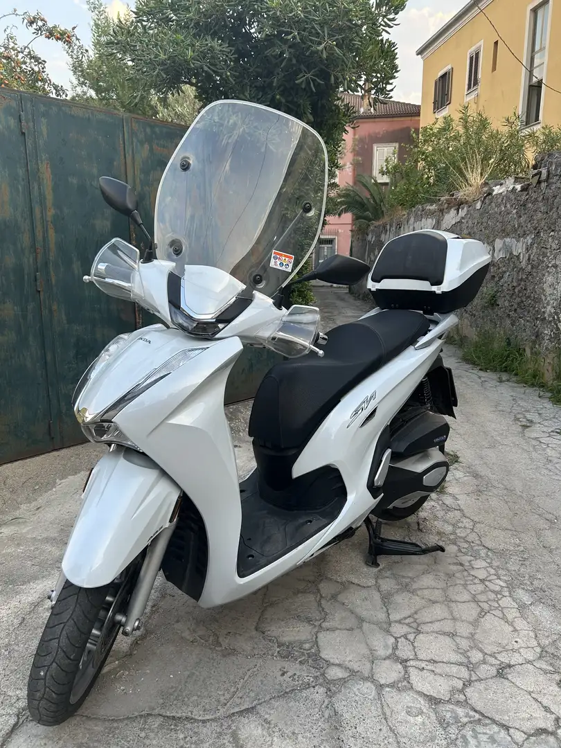 Honda SH 350i - 1