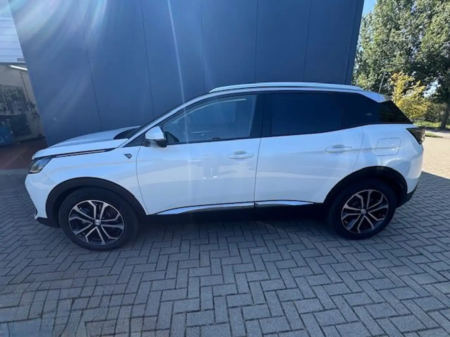 Peugeot 3008 Hybrid 225 e-EAT8 Roadtrip Blanc - 2