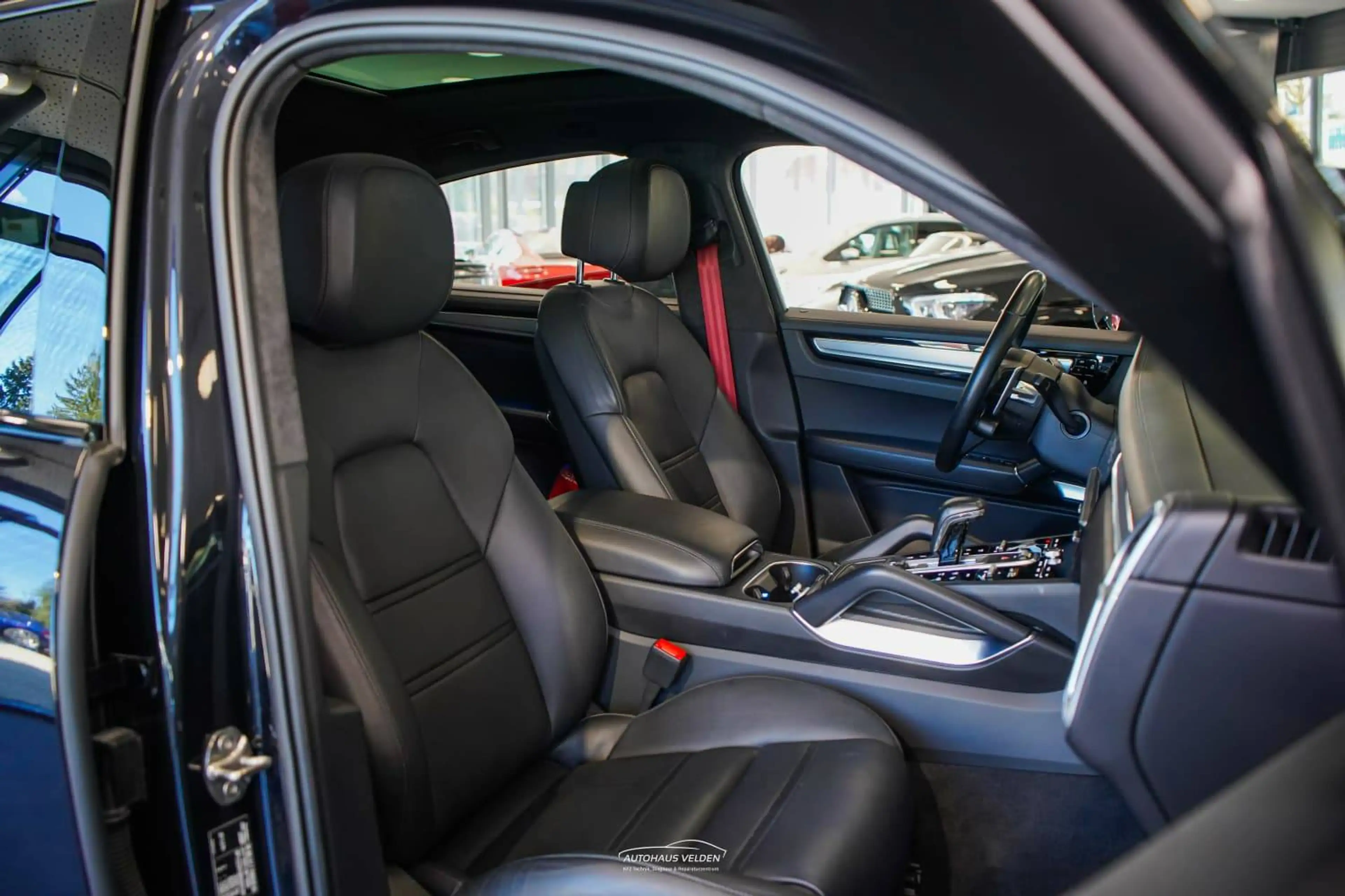 Porsche Cayenne Turbo S E-Hybrid — photo 15