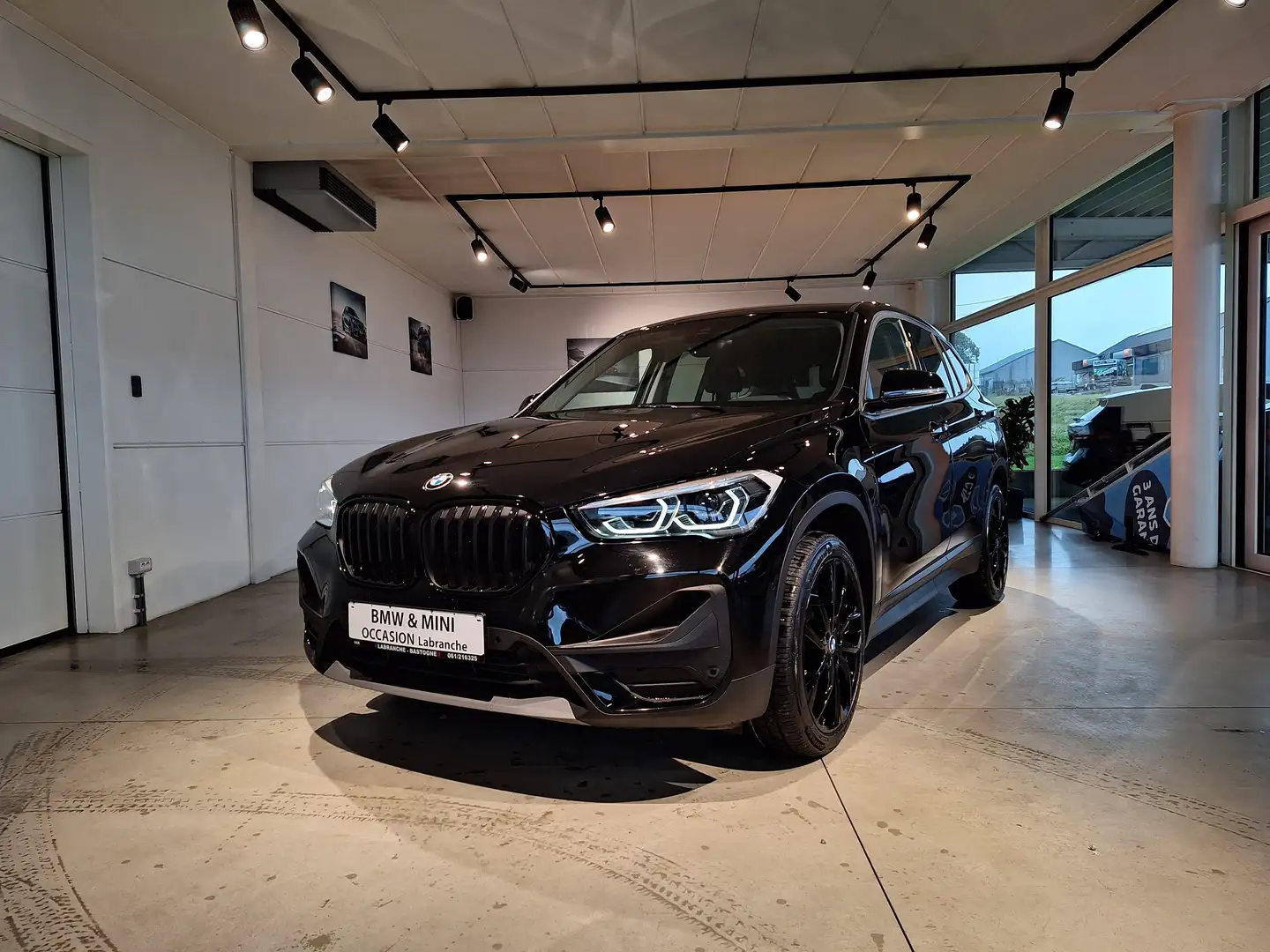 BMW X1 sDrive18IA SIEGESPORT/TOITPANO/NAV/GARANTIE Noir - 1