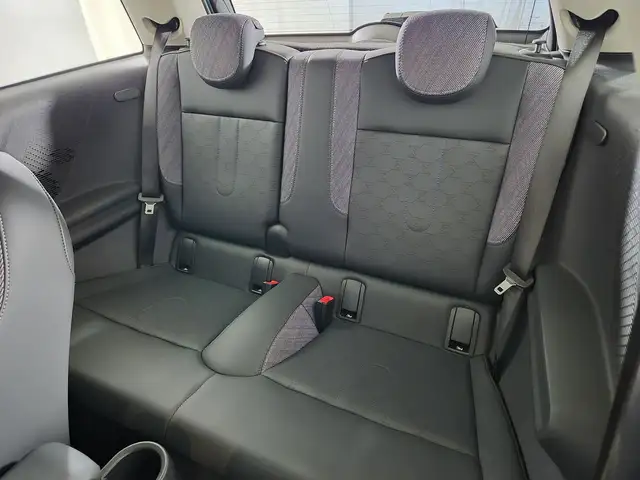 Mini Cooper Cooper view 8