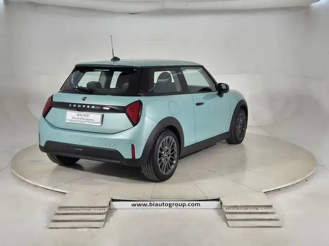 Mini Cooper Cooper view 5