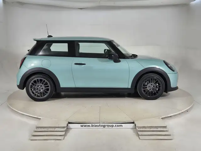 Mini Cooper Cooper view 6