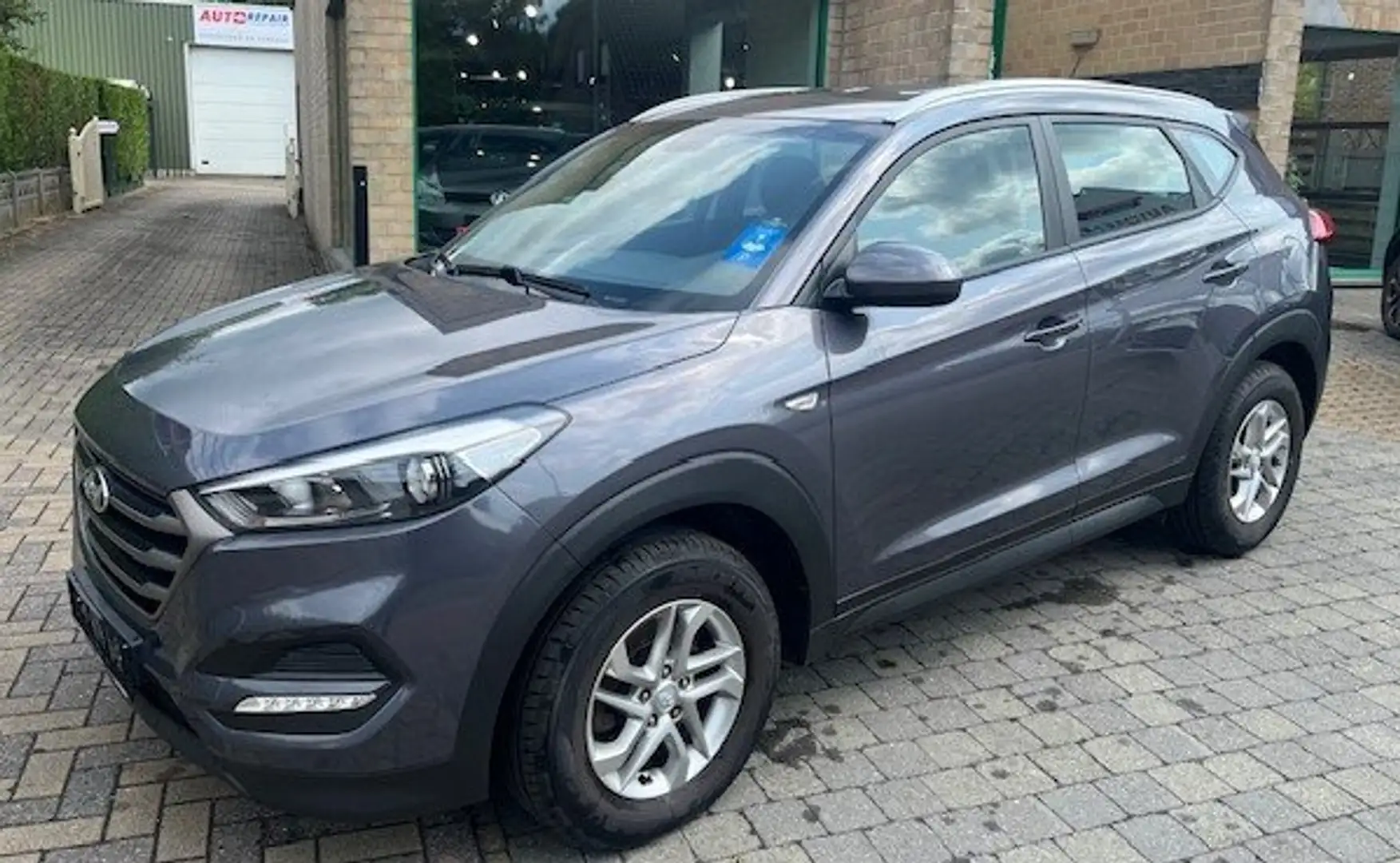 Hyundai TUCSON 1.6 GDi 2WD Launch Edition ISG Grijs - 2