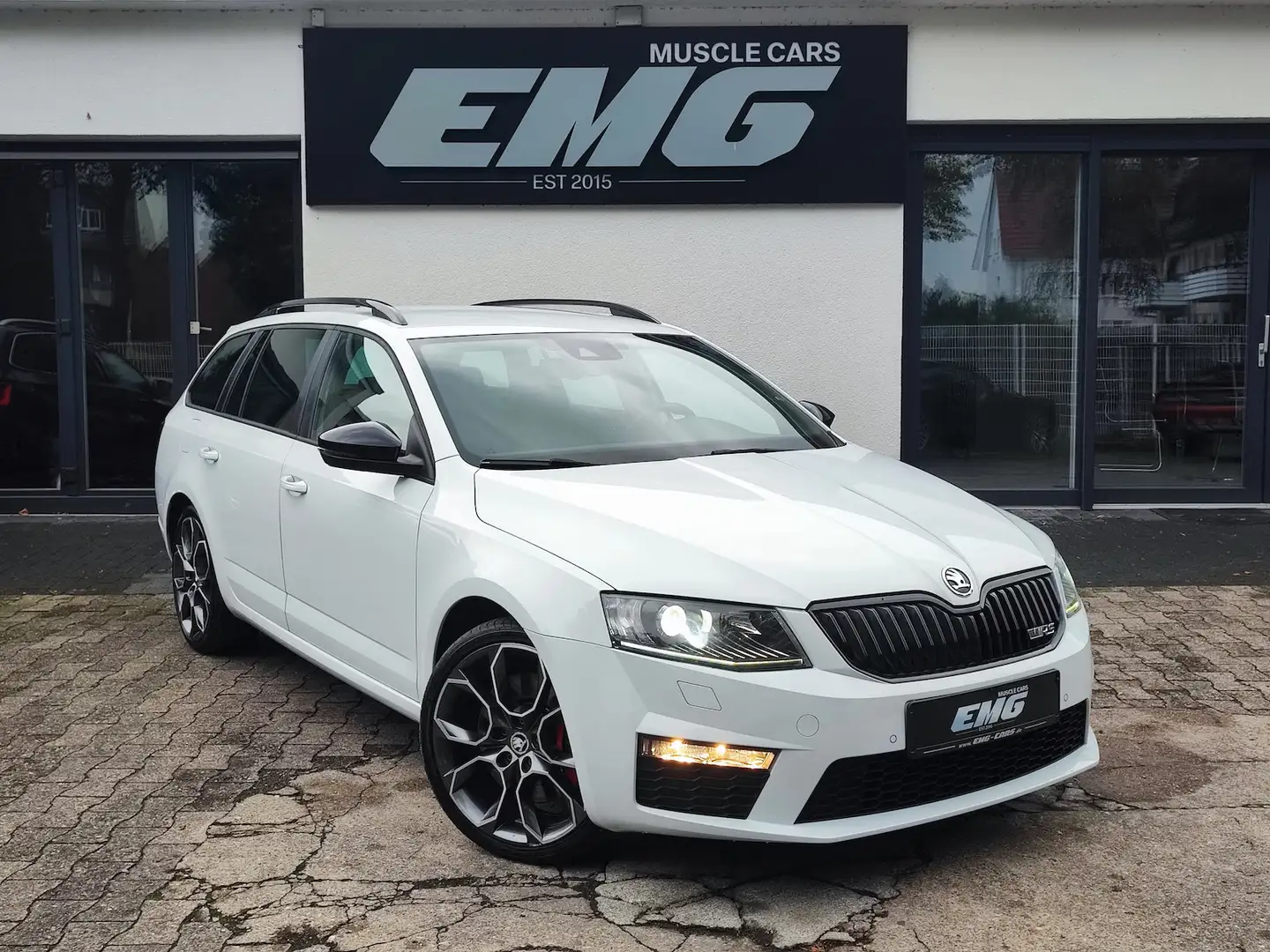 Skoda Octavia Combi RS 2.0 TFSI Black Design Weiß - 1