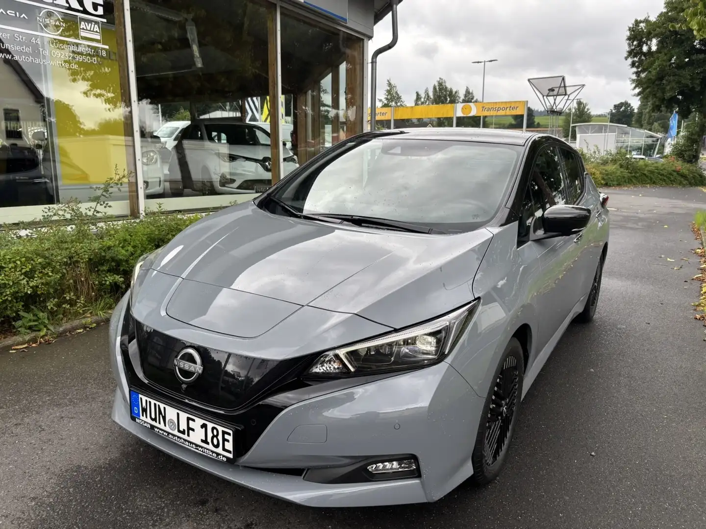 Nissan Leaf (ZE1) MY22 N-Connecta Winterpaket LED Czarny - 1
