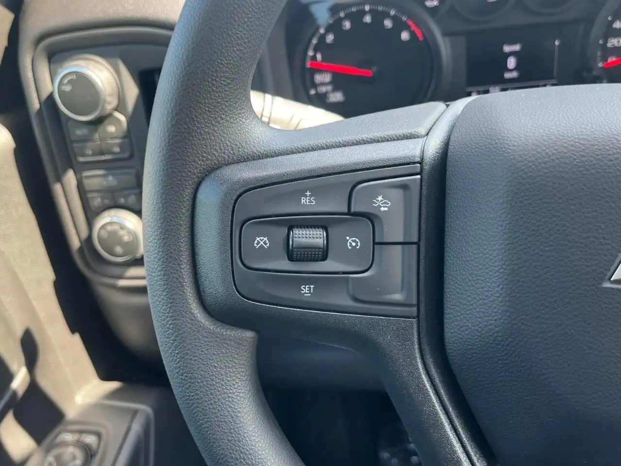 Chevrolet Silverado 1500 снимка Chevrolet Silverado 1500