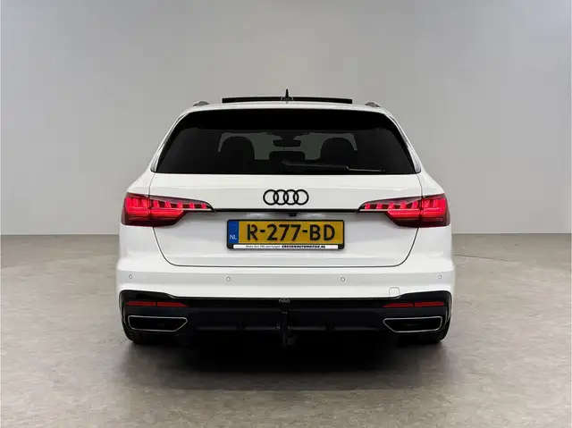 Audi A4 view 9