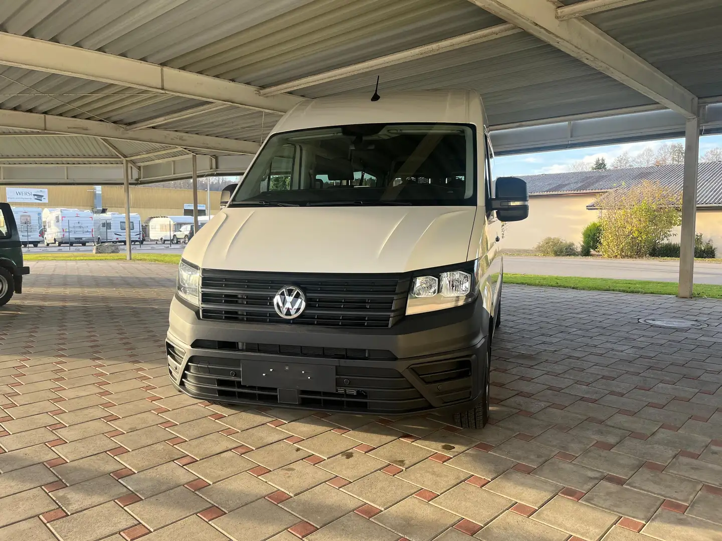 Volkswagen Crafter Kasten 35 behindertengerecht mit Lift Weiß - 1