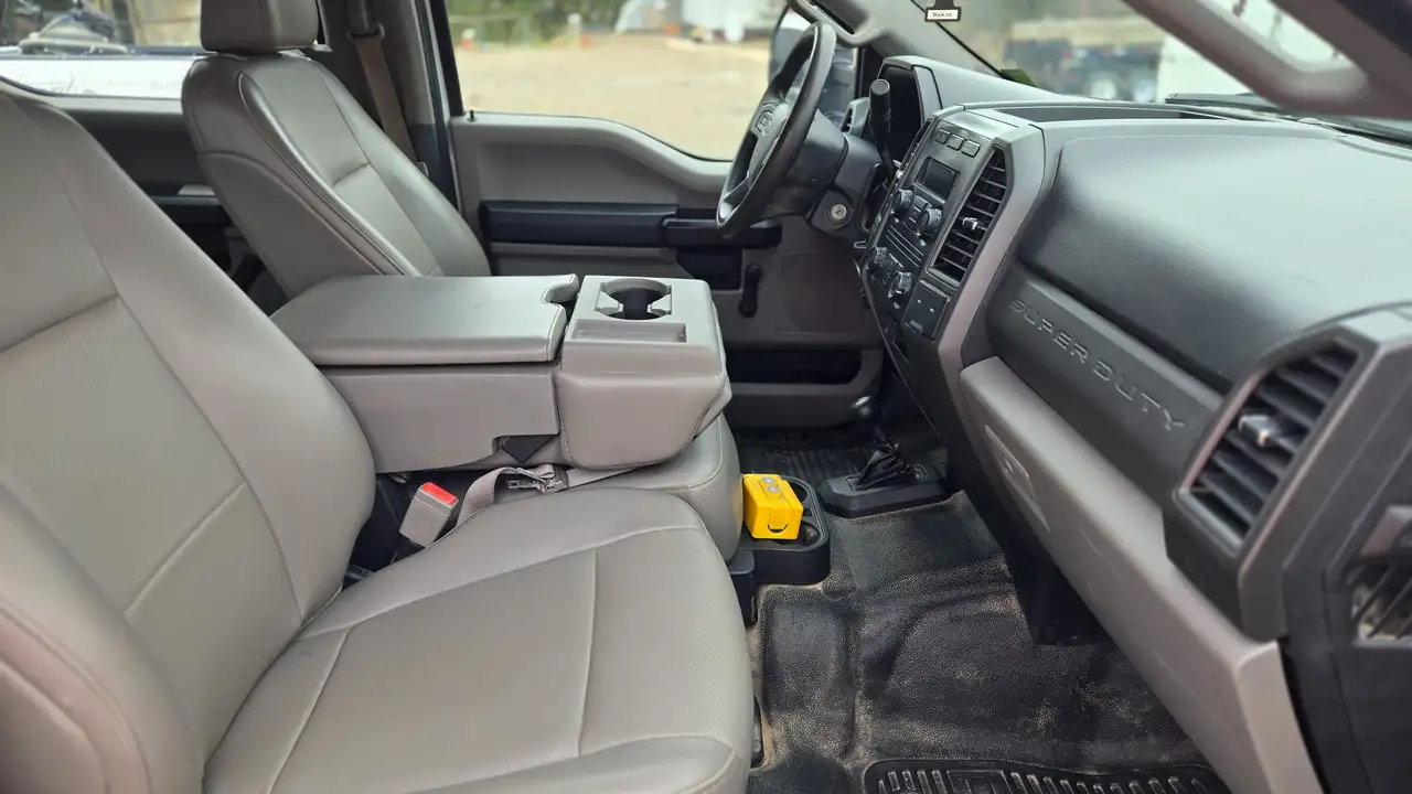 Ford F-550 Super Duty снимка Ford F-550 Super Duty