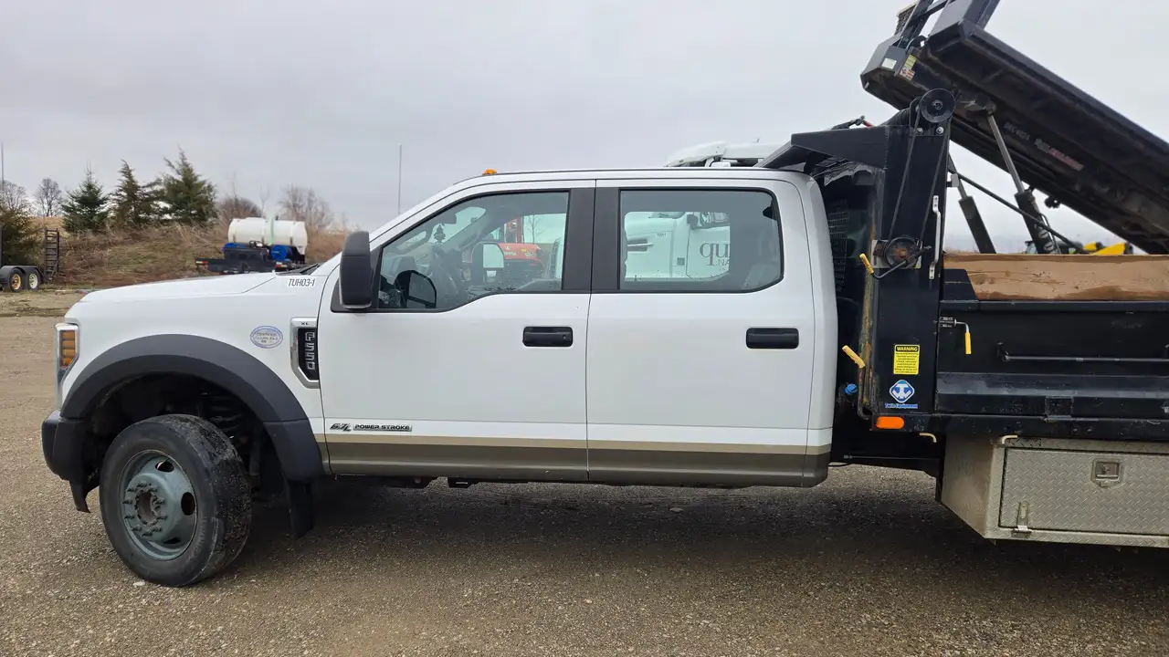 Ford F-550 Super Duty снимка Ford F-550 Super Duty