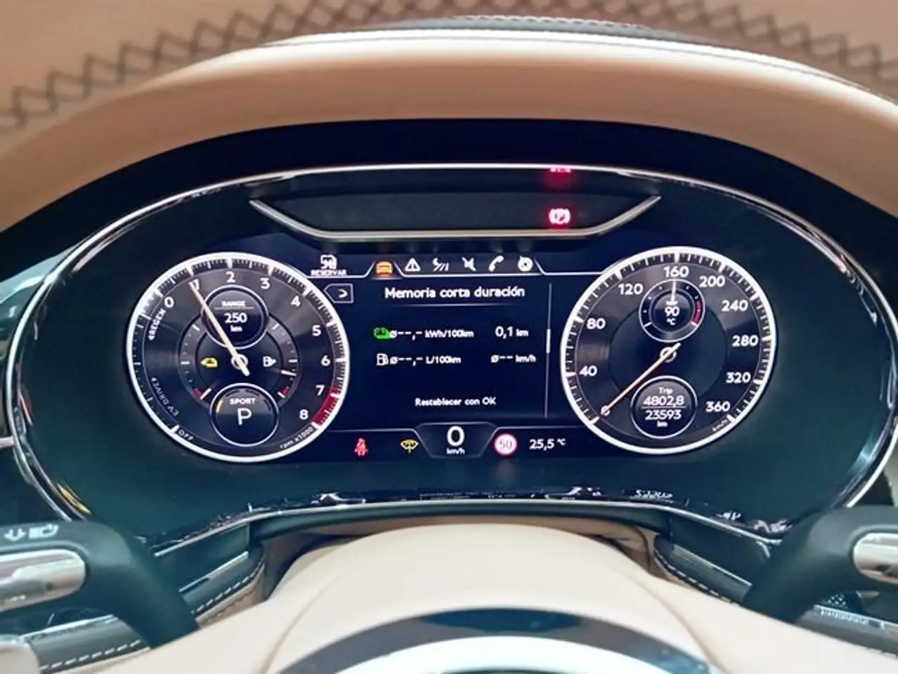 Bentley Flying Spur 2025 — фото 13