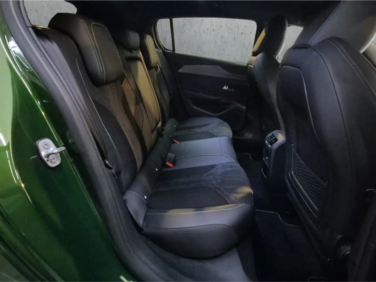 Peugeot 308 GT BLHDI 130 EAT8 Navi Digitales Cockpit Memory Si 14