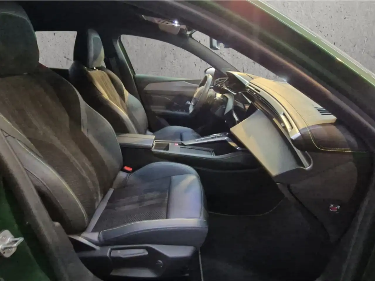 Peugeot 308 GT BLHDI 130 EAT8 Navi Digitales Cockpit Memory Si 13
