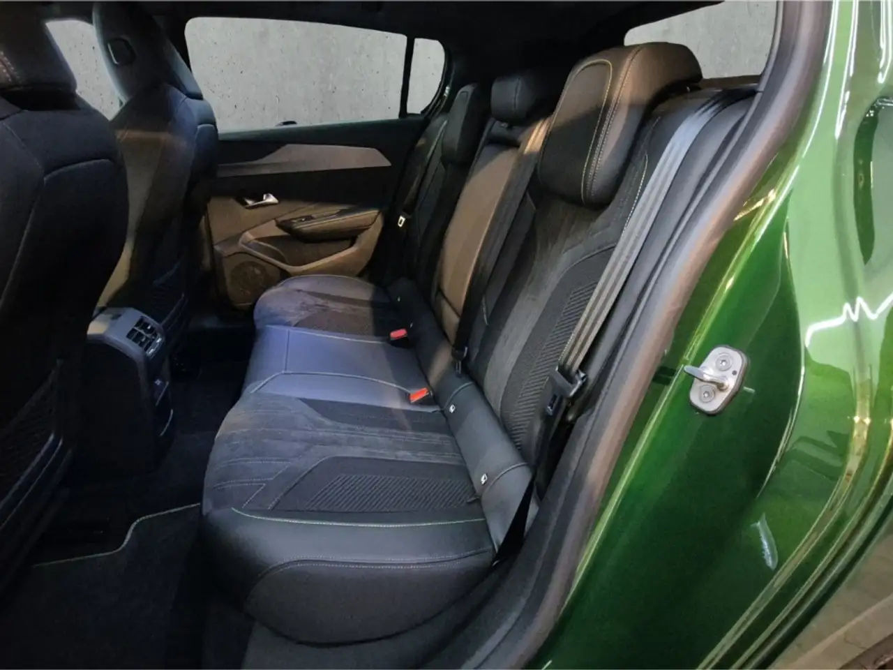 Peugeot 308 GT BLHDI 130 EAT8 Navi Digitales Cockpit Memory Si 8