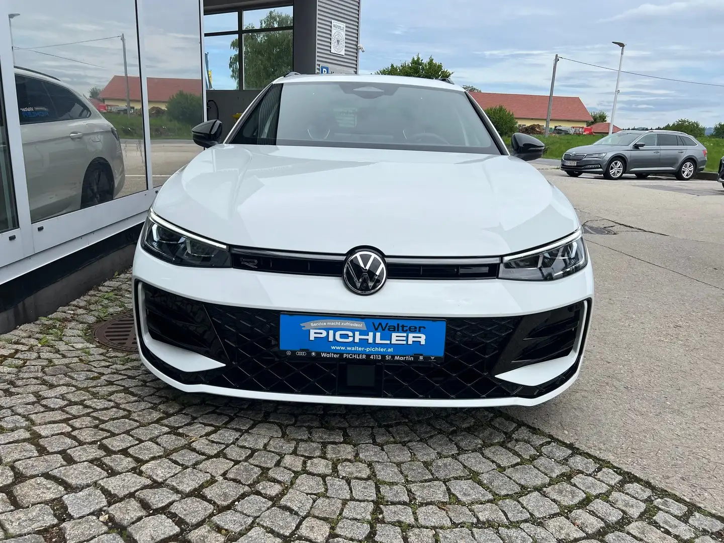 Volkswagen Passat Variant Sport eTSI DSG Weiß - 2