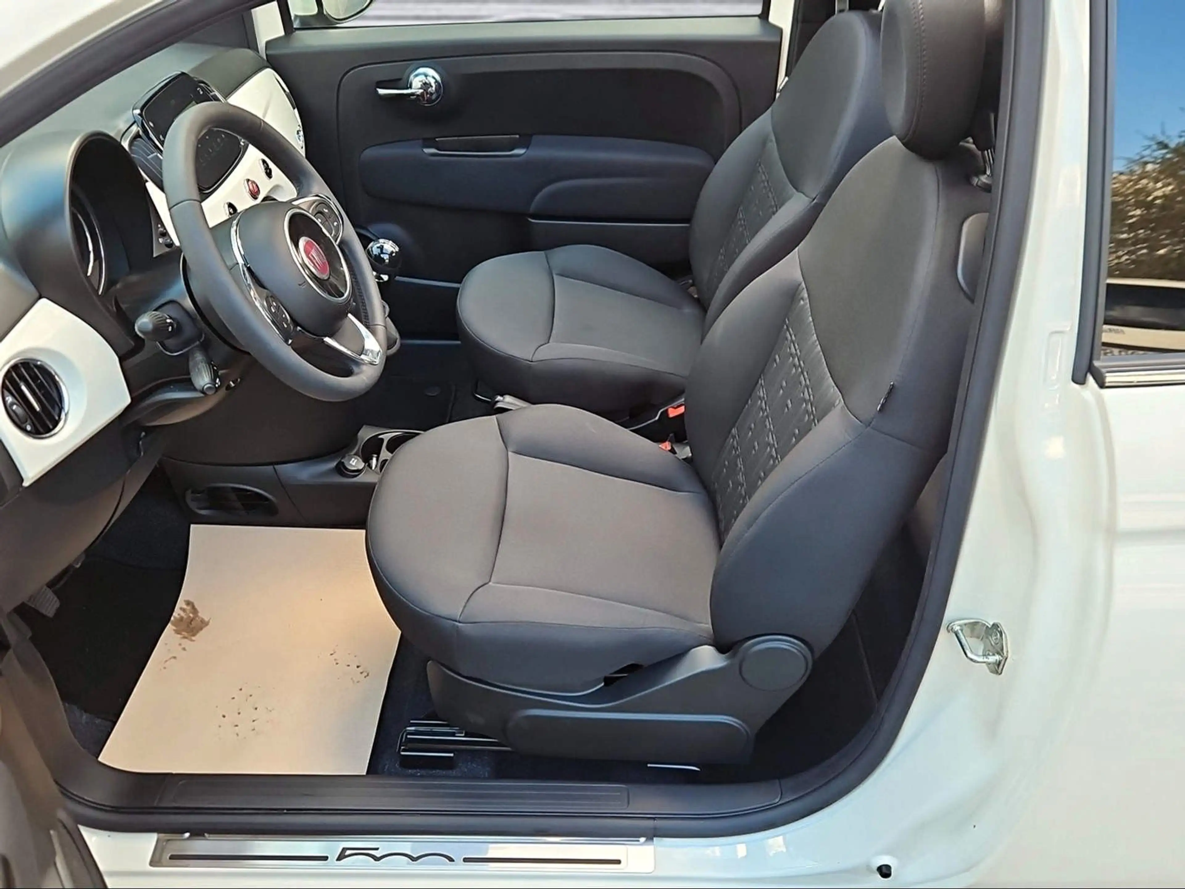 Fiat 500C *DOLCEVITA*PDC*NAVI*CARPLAY* — photo 6