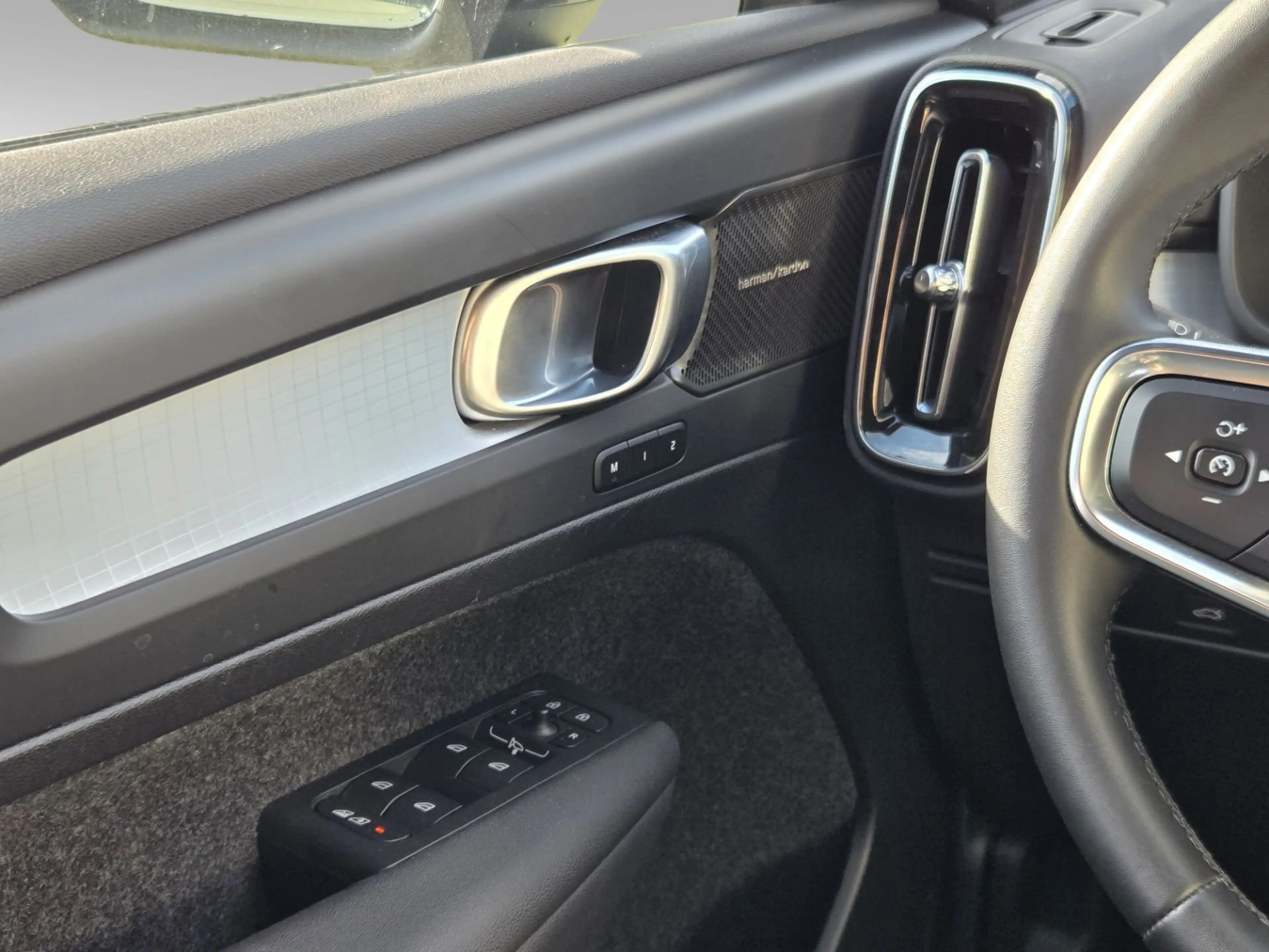 Volvo XC40 2.0 B4 Plus Dark | Achteruitrijcamera | Apple Carp — photo 16