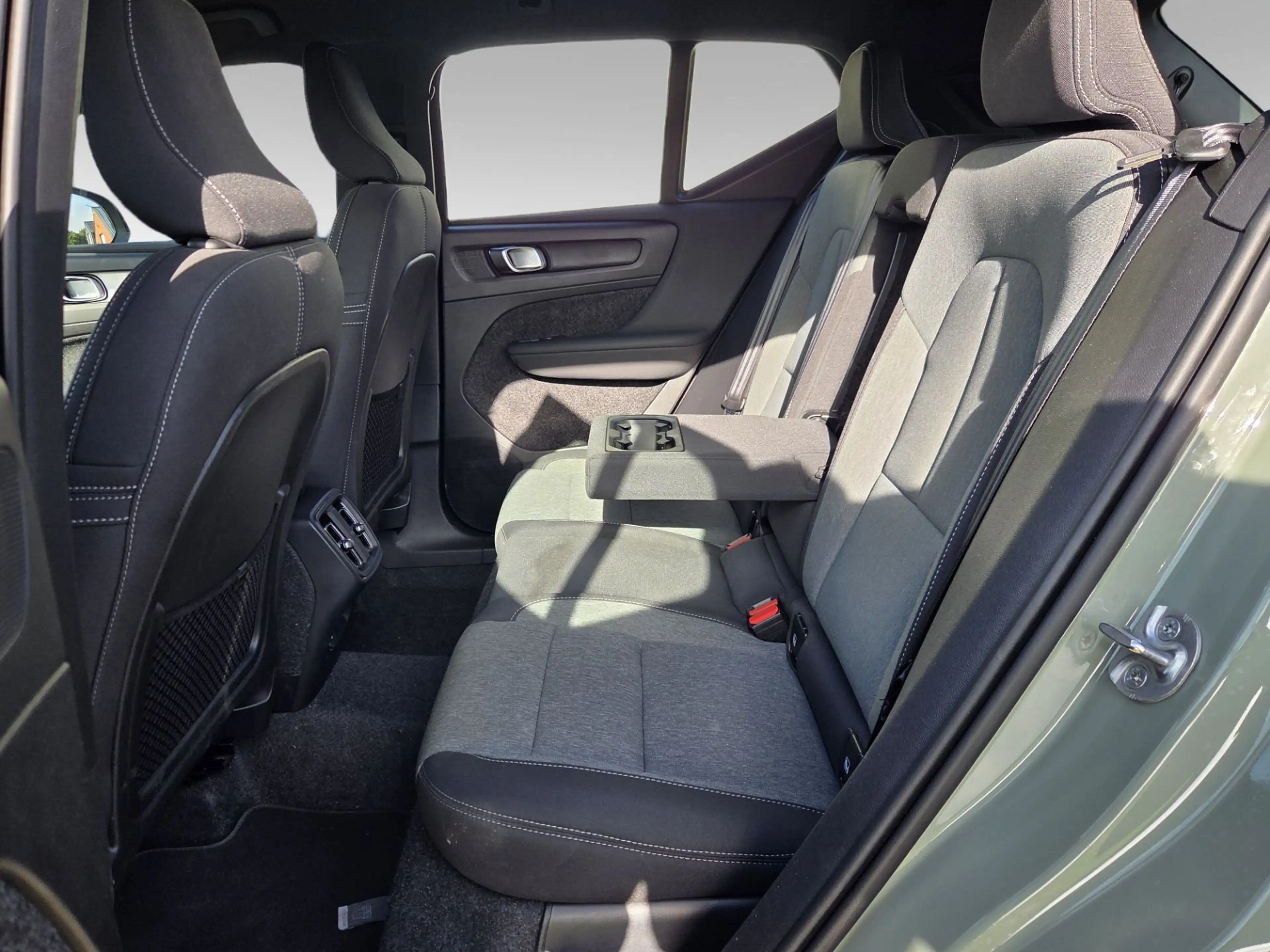 Volvo XC40 2.0 B4 Plus Dark | Achteruitrijcamera | Apple Carp — photo 6