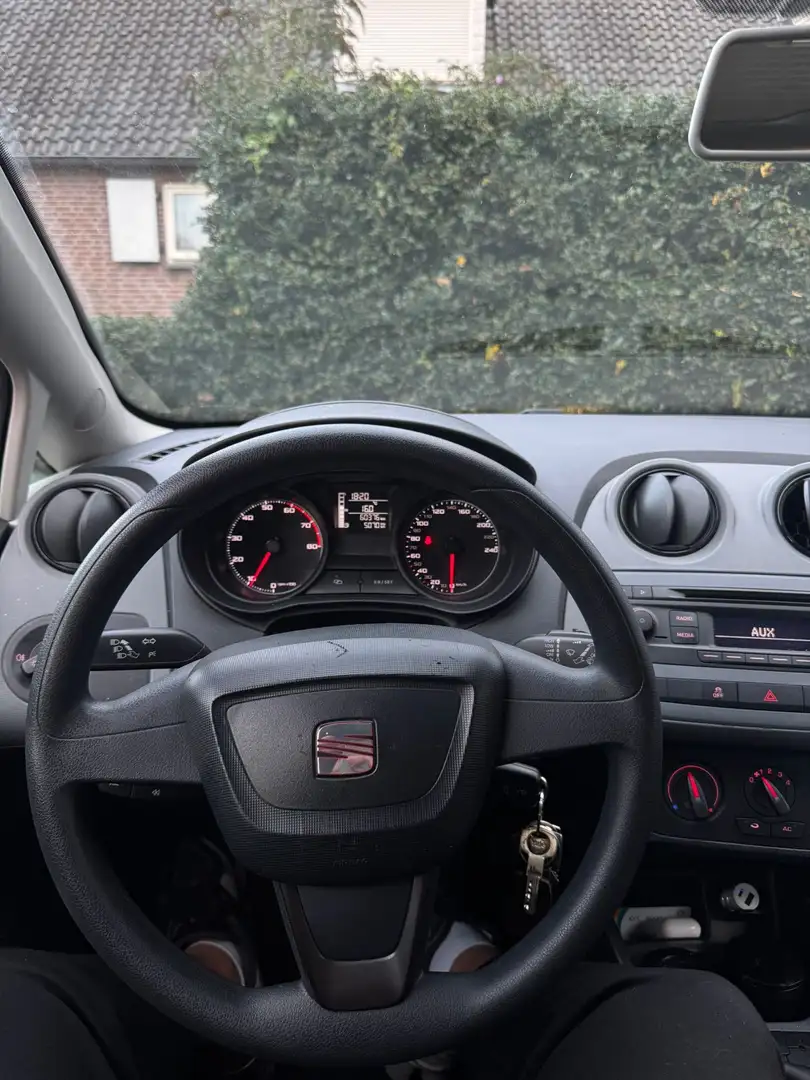 SEAT Ibiza Ibiza 1.2 12V Reference Blanc - 2