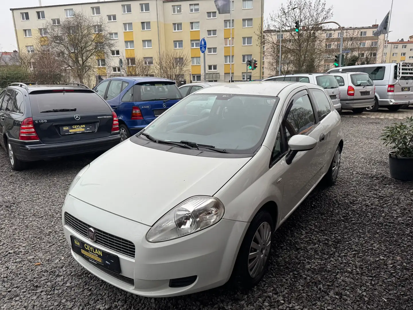 Fiat Grande Punto 1.2 8V Active Weiß - 1