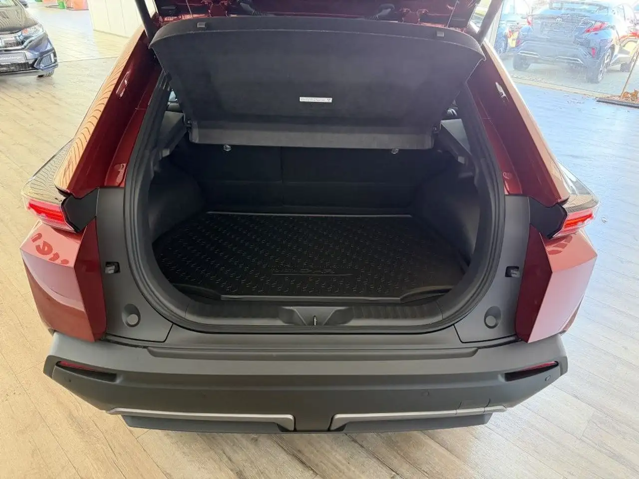 Toyota C-HR C-HR+ 77kWh Teamplayer 8