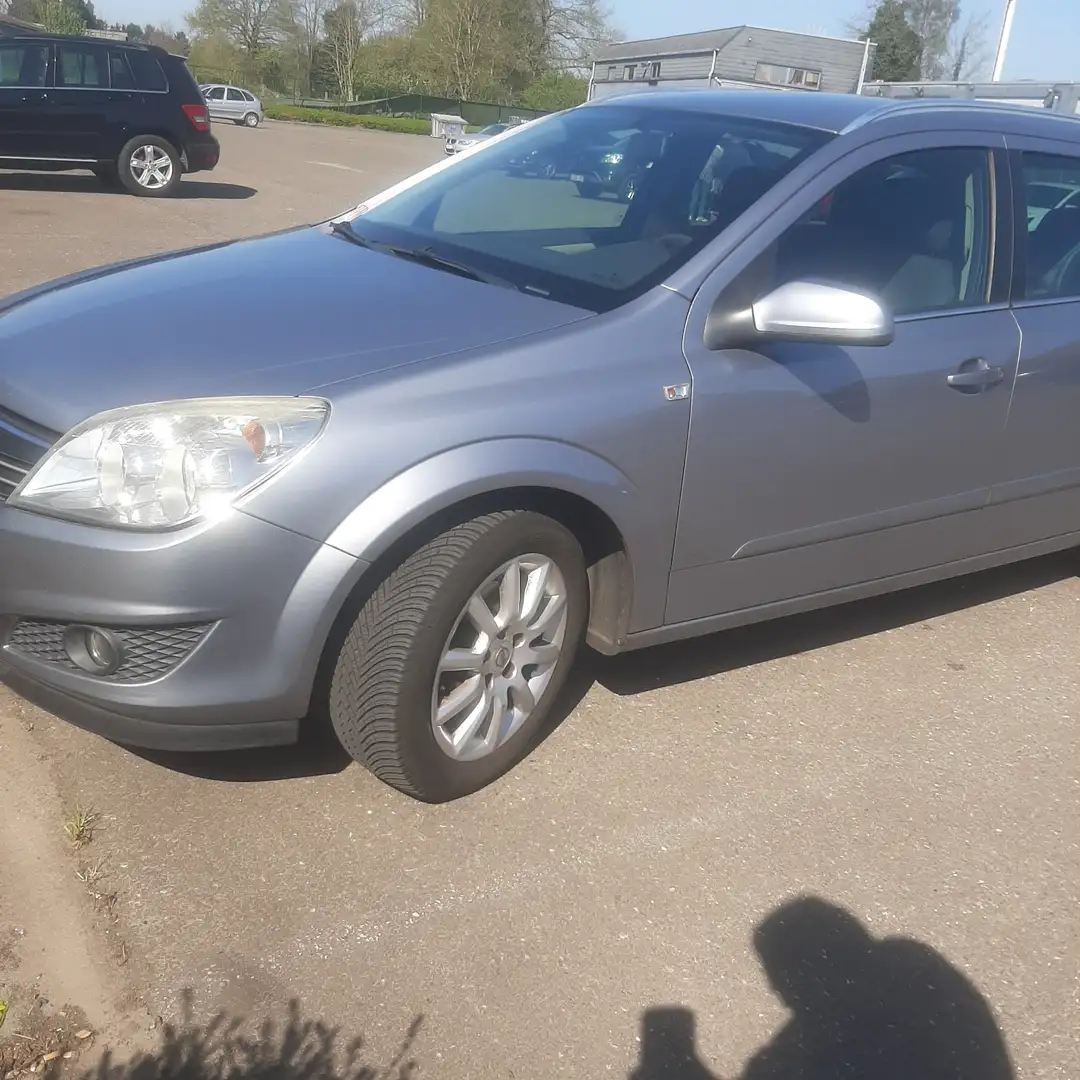 Opel Astra 1.6 Temptation Blauw - 1