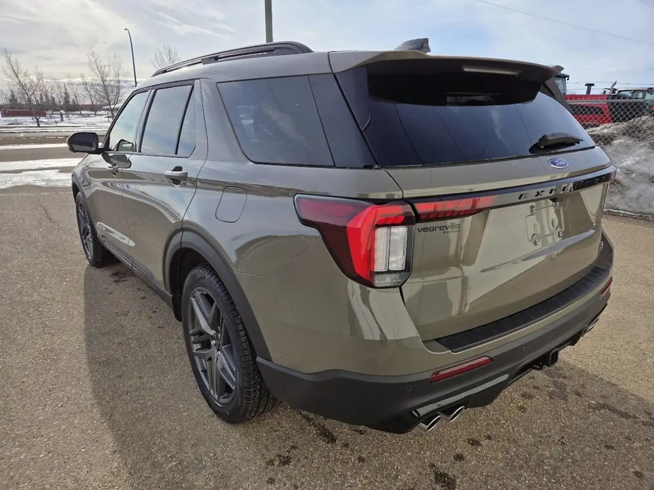 Ford Explorer снимка Ford Explorer