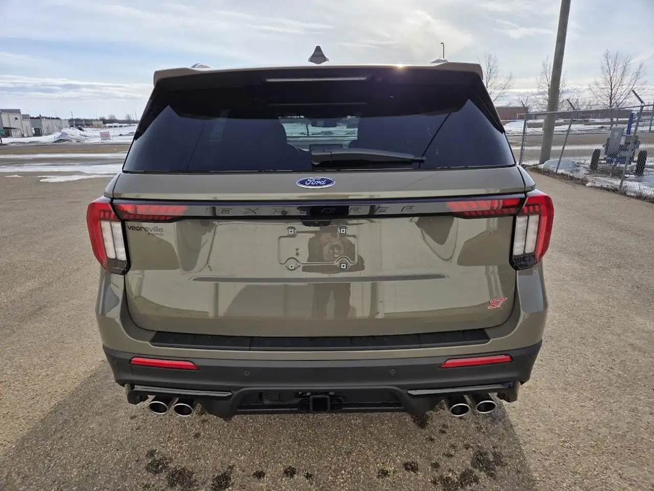 Ford Explorer снимка Ford Explorer