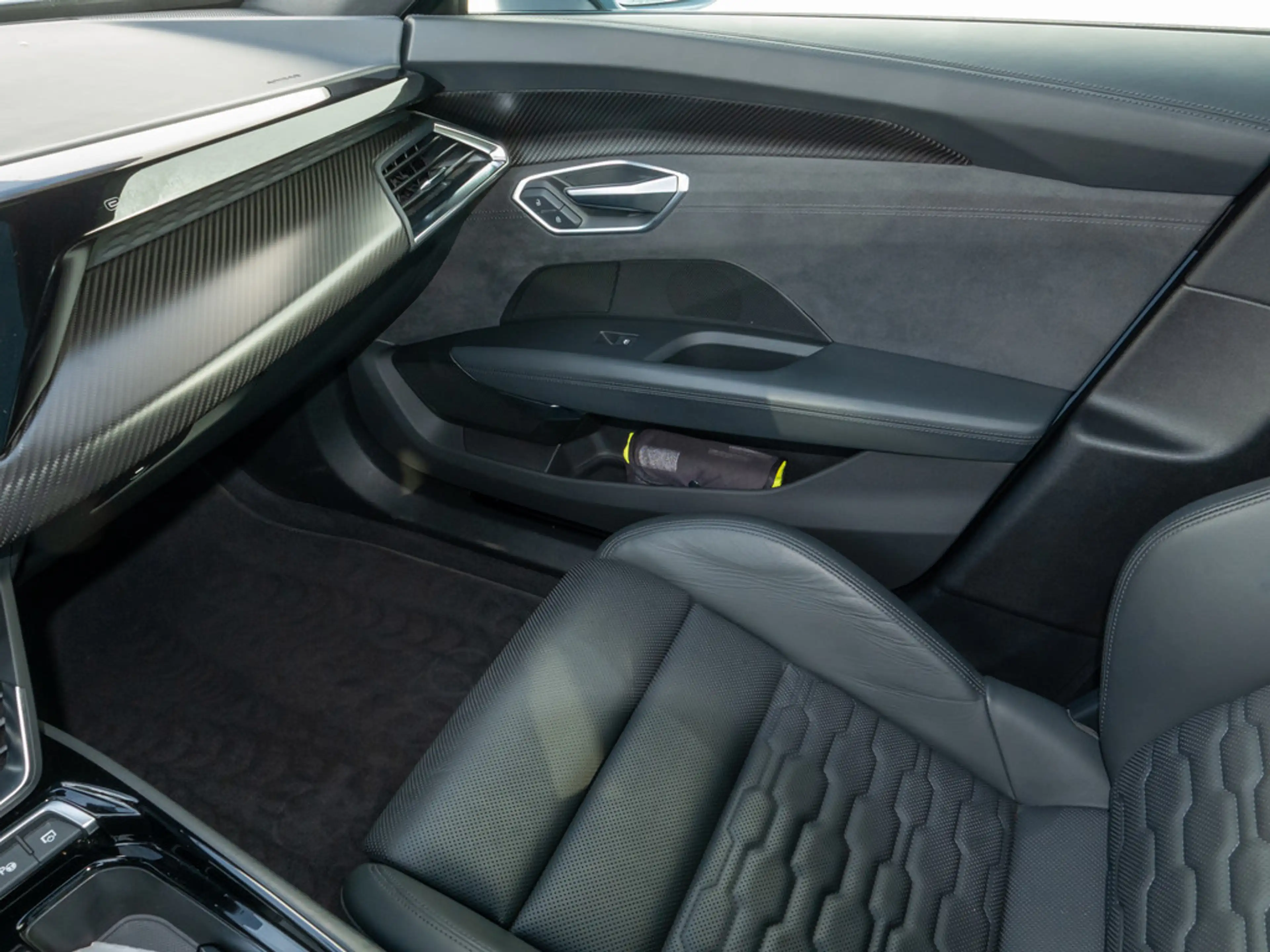 Audi e-tron GT quattro LASER 360° B&O PANO LUFT NA — photo 14