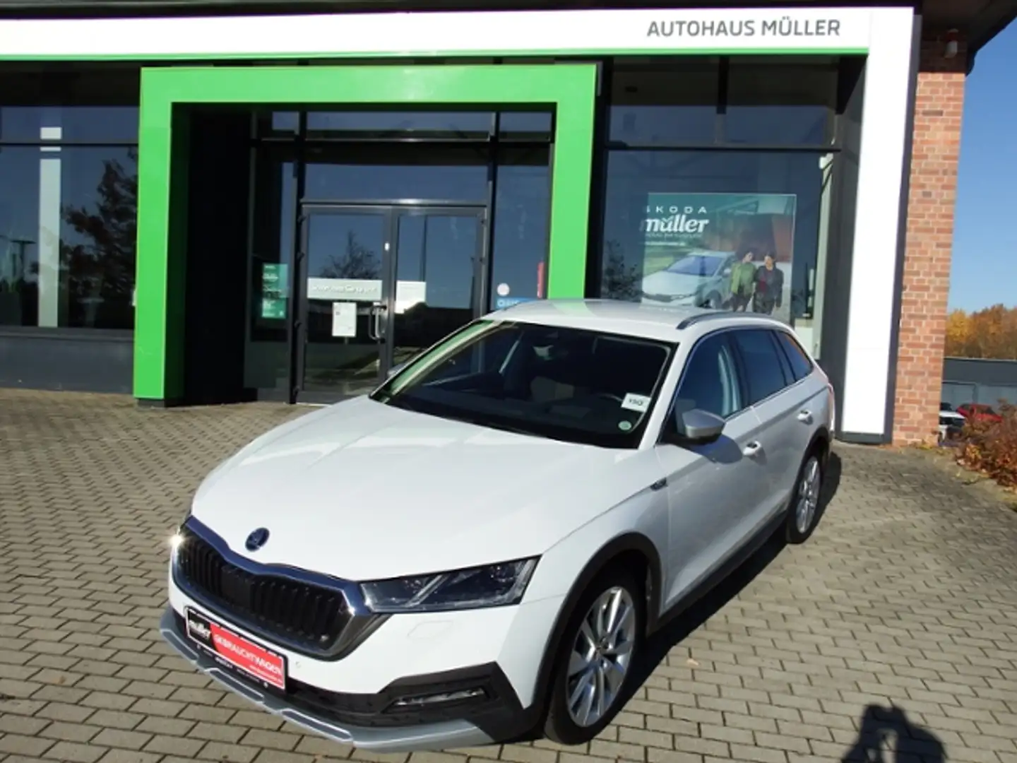 Skoda Octavia Combi Scout 4x4 2.0TDI 147kW AHK beh. FS Blanco - 2