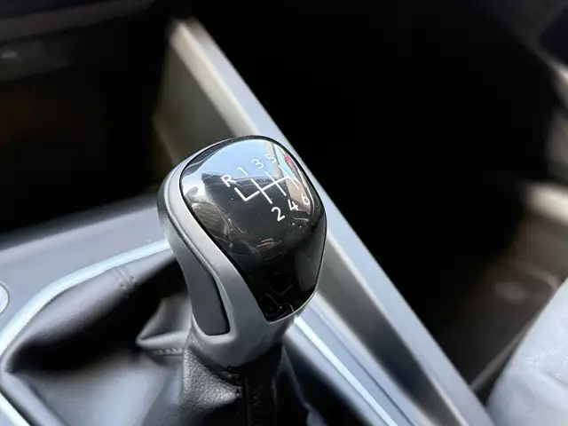 Volkswagen Golf view 29