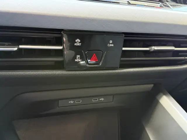Volkswagen Golf view 26