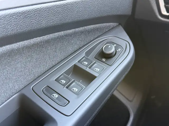 Volkswagen Golf view 16