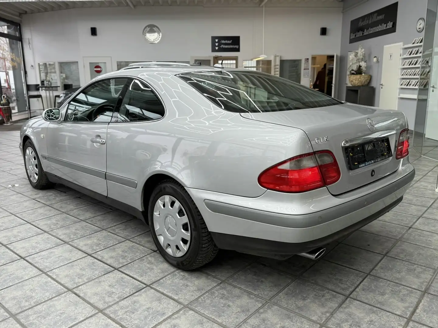 Mercedes-Benz CLK 200 Elegance, Leder, GSHD, PDC, Sitzheizung Silber - 2