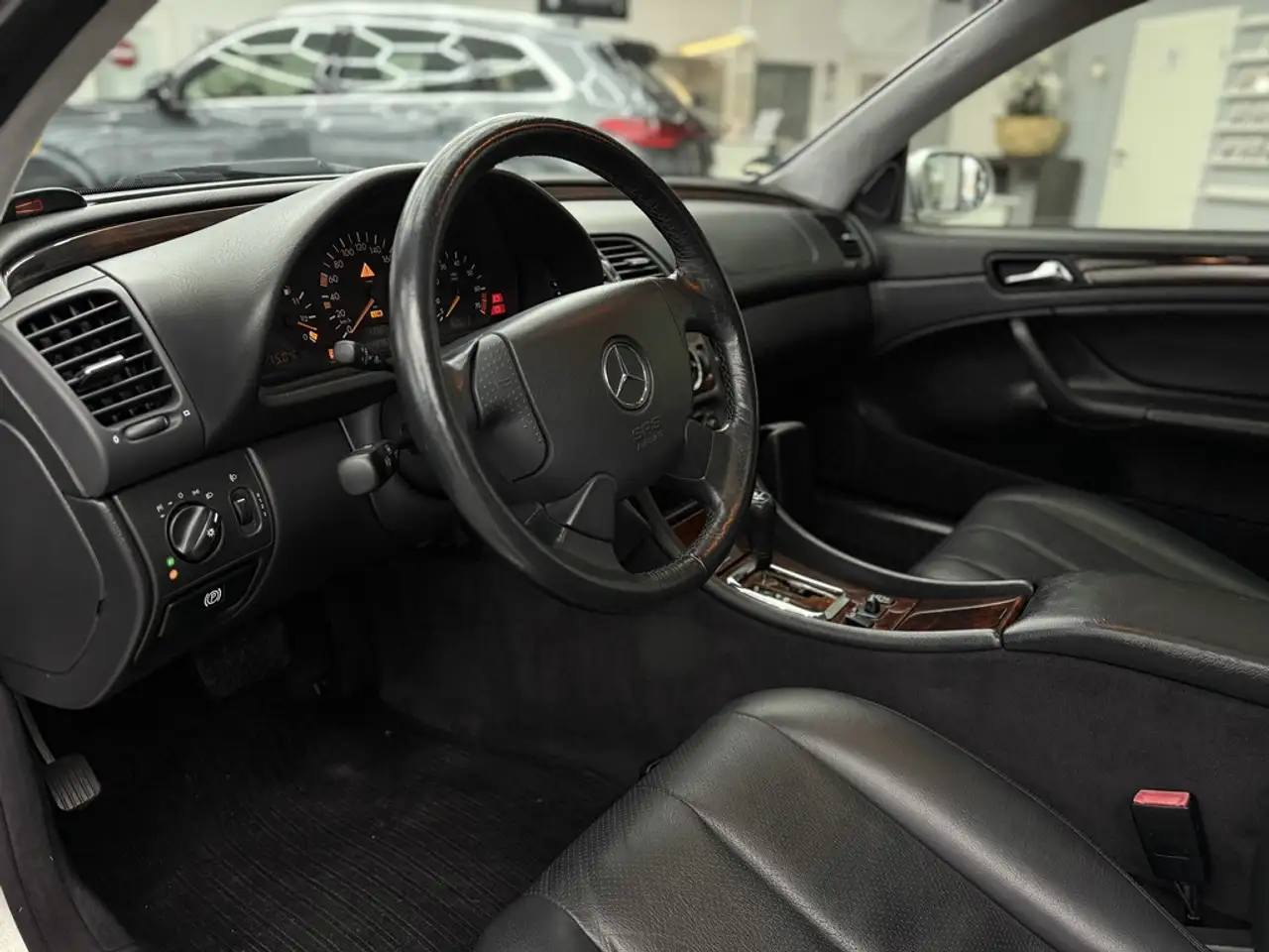 Mercedes-Benz CLK 200 Elegance, Leder, GSHD, PDC, Sitzheizung, foto 6