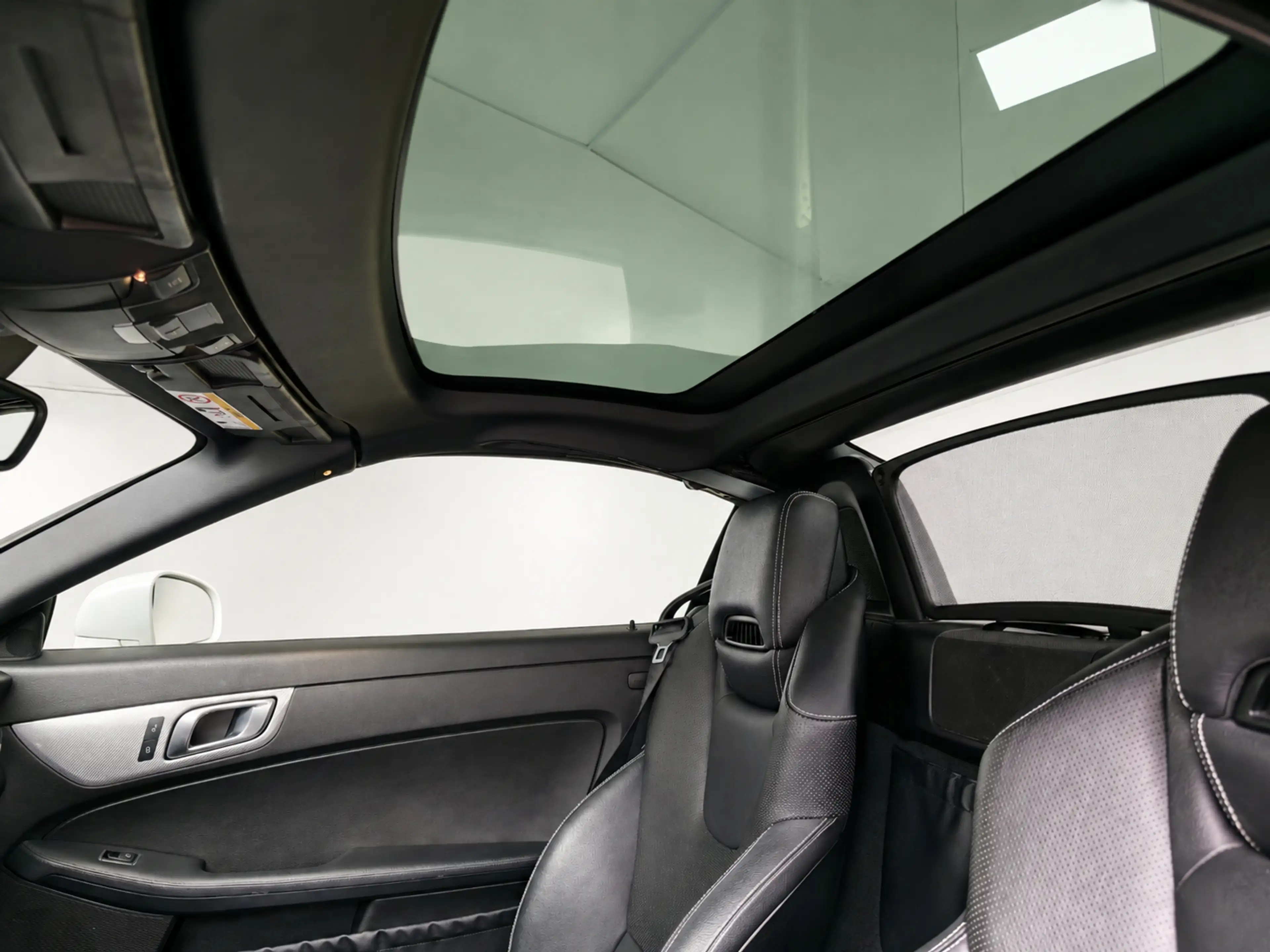 Mercedes-Benz SLC 200 Aut. /Airscarf/Navi/LED/Leder/Carplay — photo 11