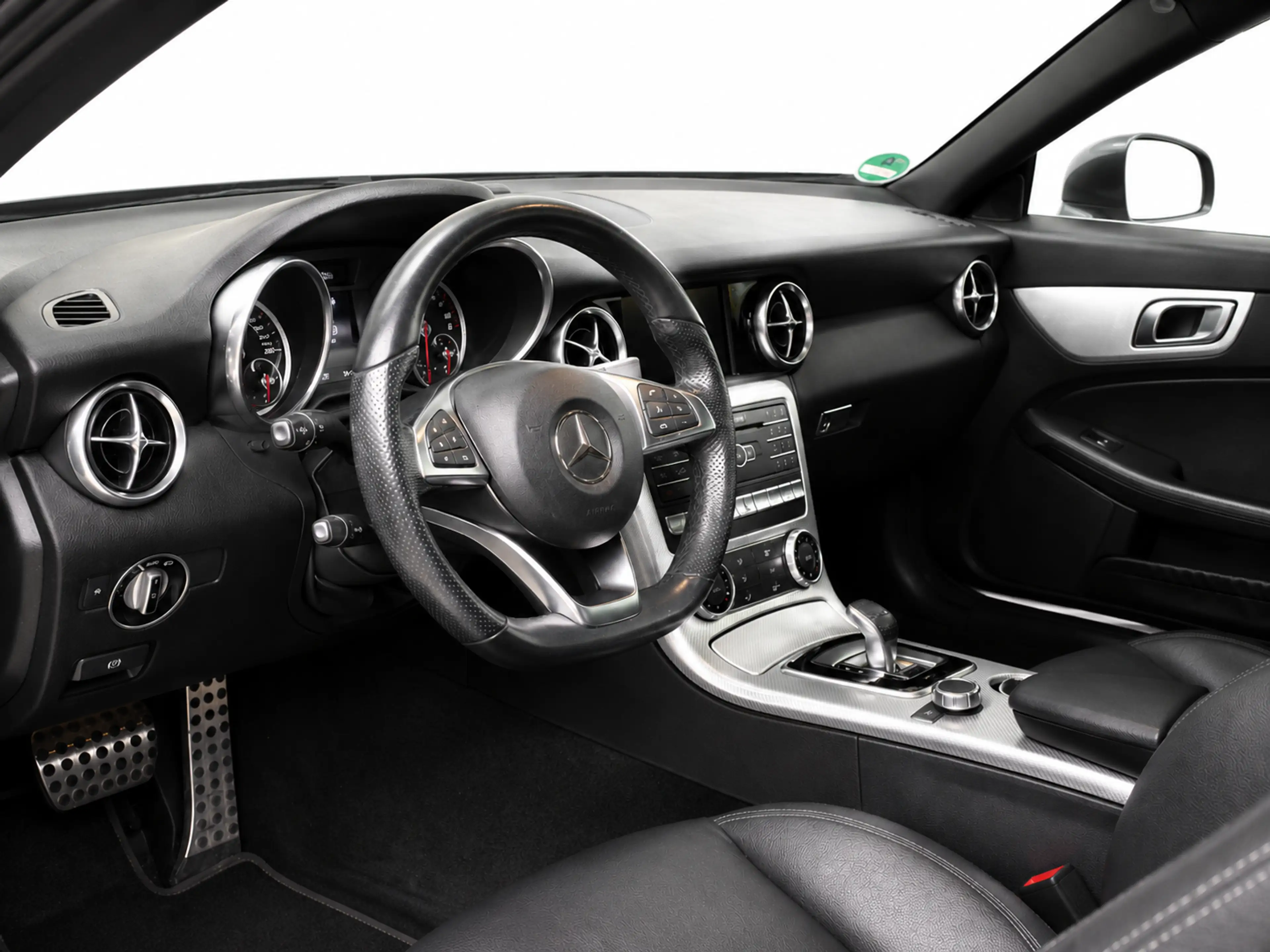 Mercedes-Benz SLC 200 Aut. /Airscarf/Navi/LED/Leder/Carplay — photo 7