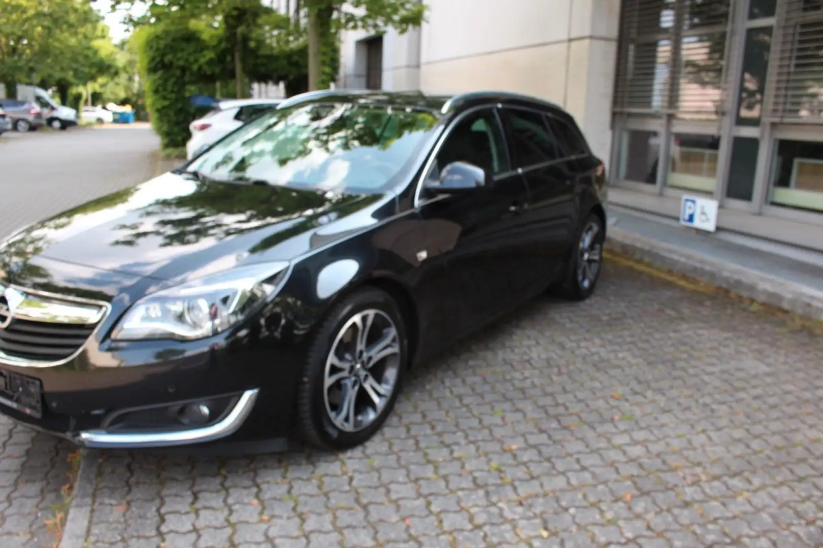 Opel Insignia A Sports Tourer Innovation Negro - 1